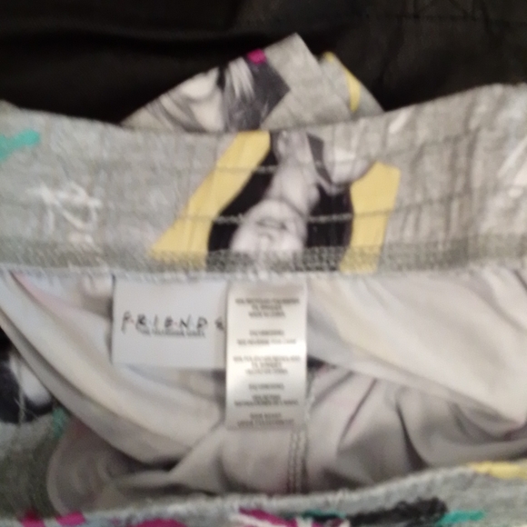 Friends Pants - Picture 14 of 15